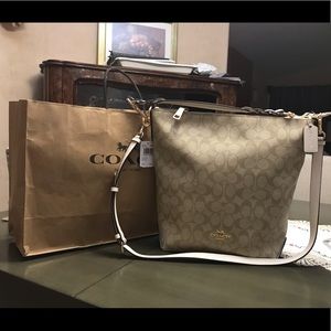 Coach Sig Abby Duffle (F31477) Light Khaki 👜